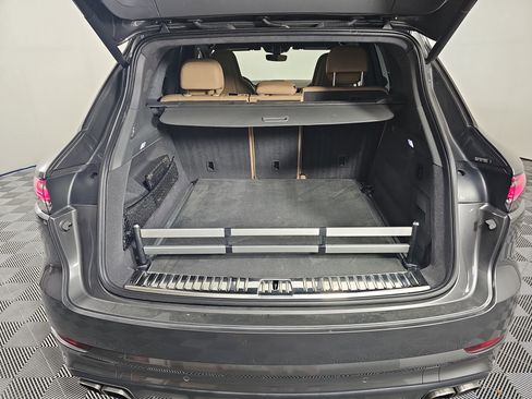 Used 2020 Porsche Cayenne Turbo image 25