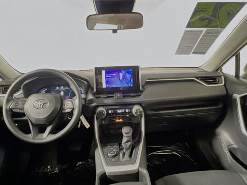 Used 2025 Toyota RAV4 LE AWD/4WD image 29
