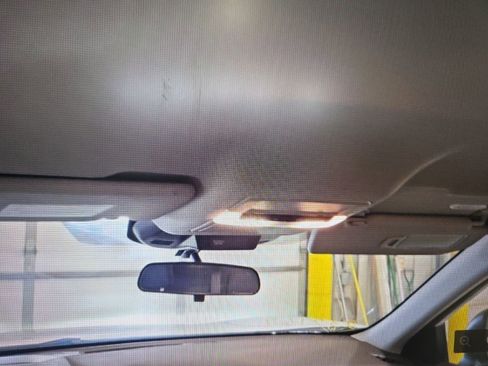 Used 2023 Nissan Rogue S image 9