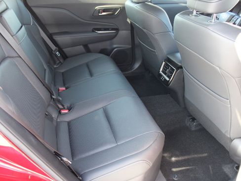 Used 2025 Toyota Crown Signia image 19