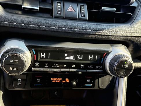 Used 2021 Toyota RAV4 Limited image 21