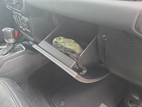 Used 2021 Jeep Gladiator Overland w/ Popular Equipment Package image 81