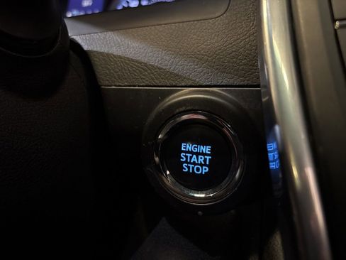 Used 2017 Toyota Camry XLE w/ Moonroof Package image 31