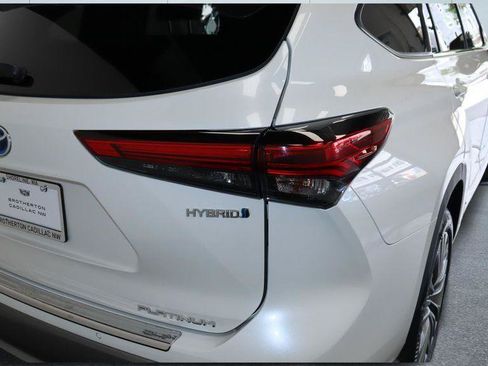 Used 2021 Toyota Highlander Platinum AWD/4WD image 14