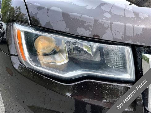 Used 2017 Jeep Grand Cherokee Limited AWD/4WD image 27