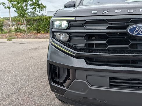 Used 2025 Ford Expedition Active RWD image 9