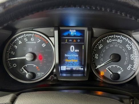 Used 2022 Toyota Tacoma TRD Off-Road AWD/4WD image 13