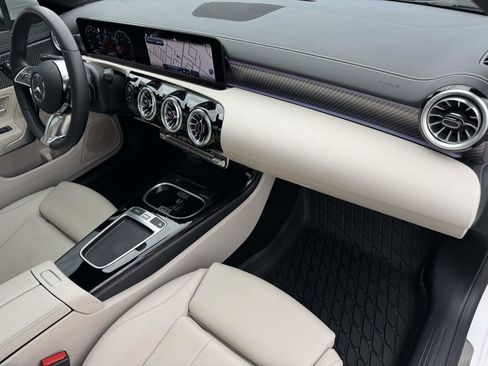 Used 2025 Mercedes-Benz CLA 250 image 22