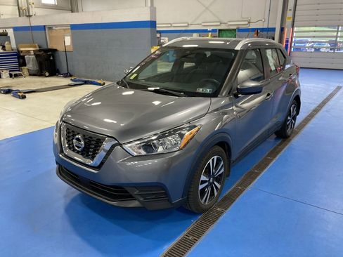 Used 2020 Nissan Kicks SV FWD image 3