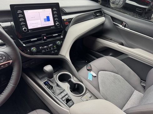 Used 2022 Toyota Camry LE w/ Cold Weather Package image 28