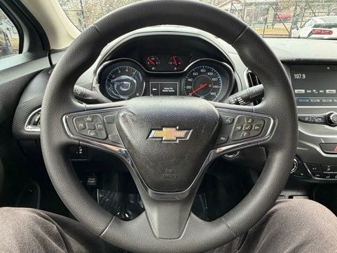Used 2017 Chevrolet Cruze LT w/ Convenience Package image 17