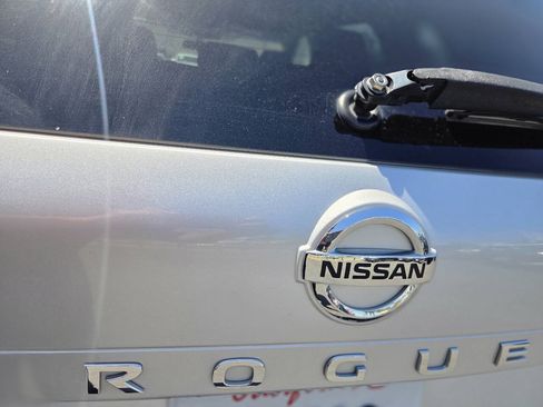 Used 2021 Nissan Rogue SV AWD/4WD image 35