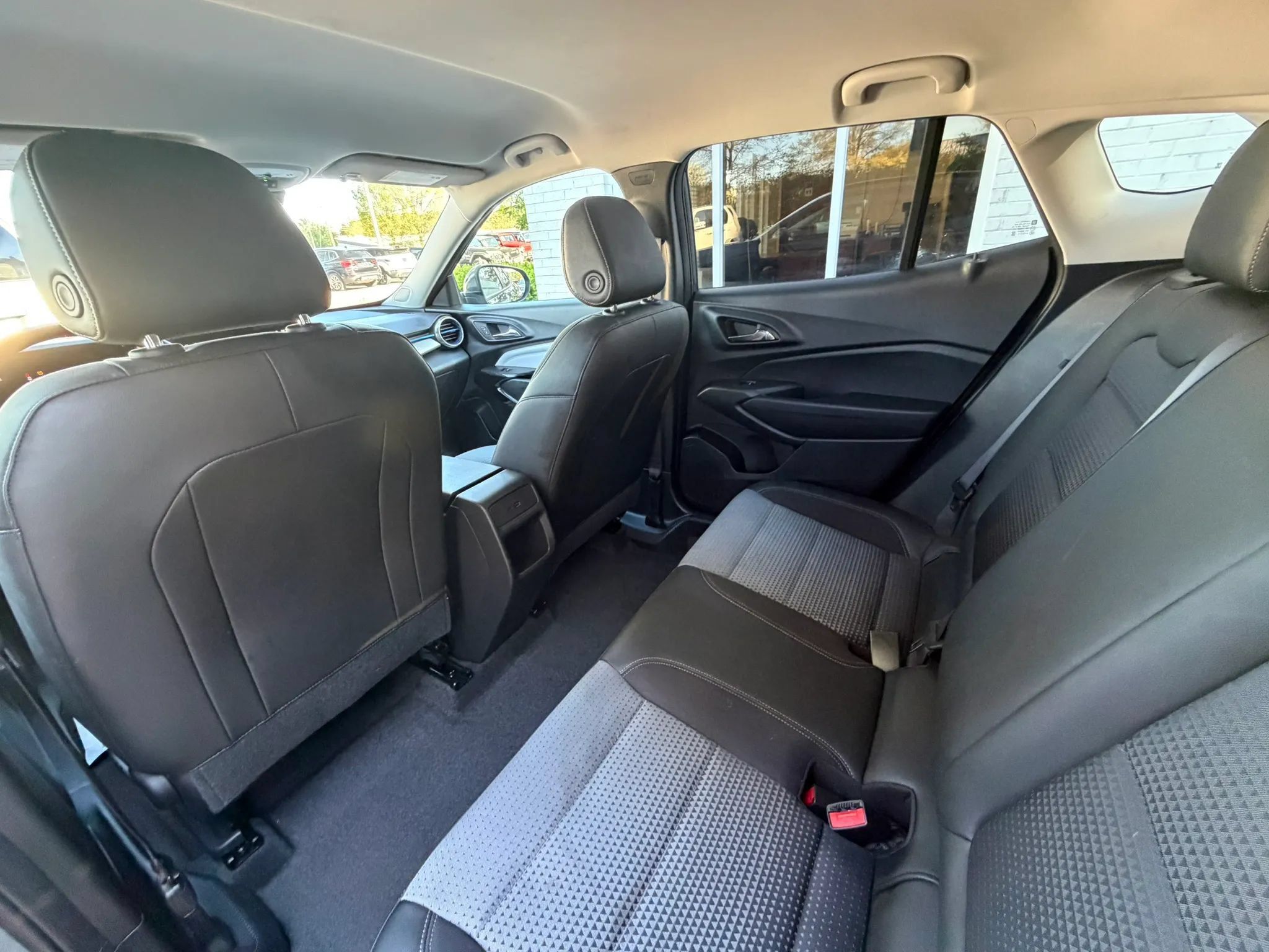 Used 2025 Chevrolet Trax LT w/ Driver Confidence Package FWD image 16