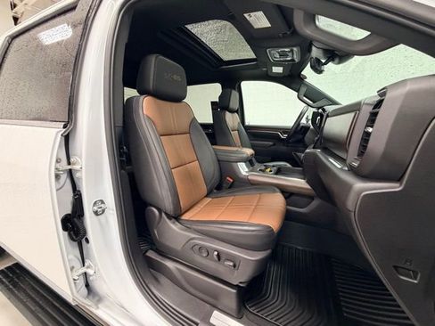 Certified 2025 Chevrolet Silverado 2500 High Country w/ Technology Package image 30