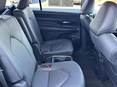 Used 2024 Toyota Grand Highlander Limited image 16