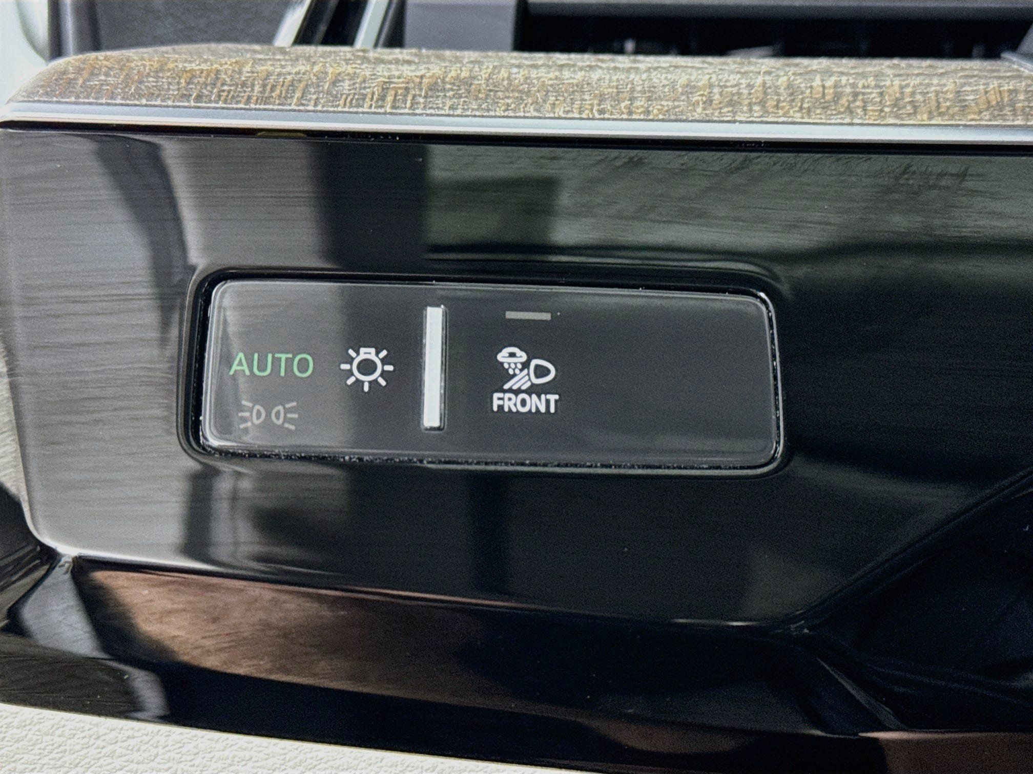 Used 2024 Audi Q8 e-tron Premium Plus w/ Premium Plus Package AWD/4WD image 15