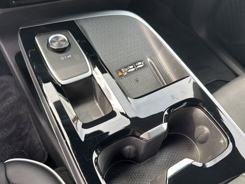 Used 2025 Buick Enclave Preferred image 18