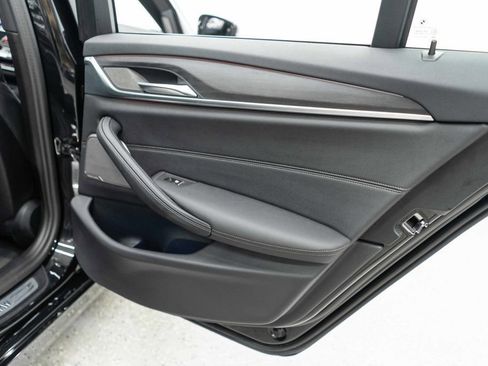 Used 2023 BMW 540i xDrive w/ Premium Package image 31