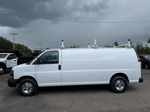 Used 2020 Chevrolet Express 2500 Extended w/ Enhanced Convenience Package RWD image 6