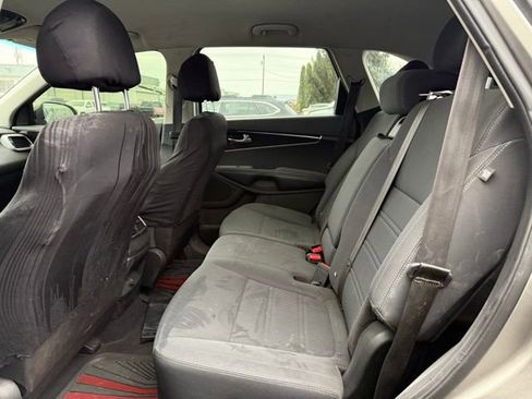 Used 2018 Kia Sorento L FWD image 13