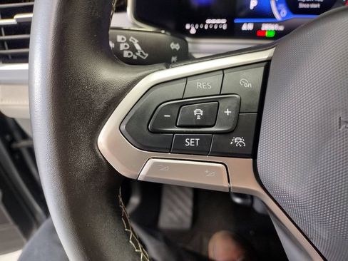 Certified 2025 Volkswagen Taos SE AWD/4WD image 25
