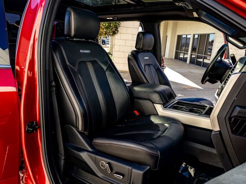 Used 2021 Ford F250 Platinum w/ FX4 Off-Road Package image 32