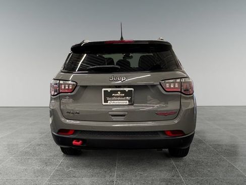 Used 2023 Jeep Compass Trailhawk w/ Trailhawk Convenience Group AWD/4WD image 23