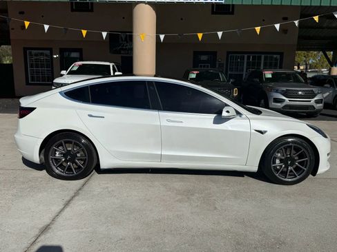 Used 2020 Tesla Model 3 Standard Range image 4