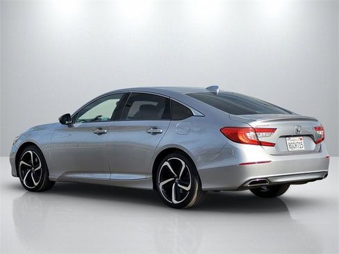 Used 2018 Honda Accord Sport image 6