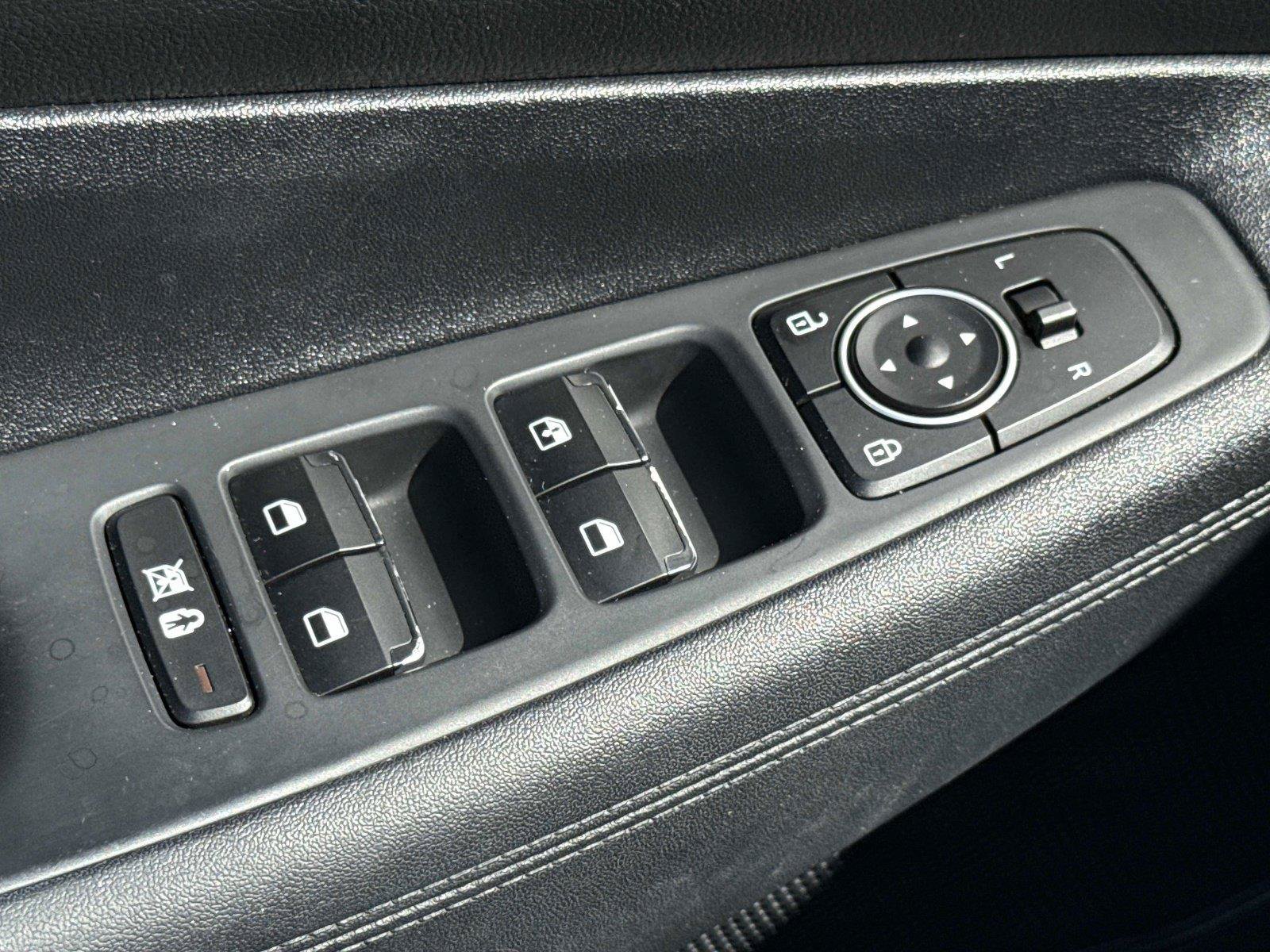 Used 2019 Hyundai Santa Fe SE FWD image 18