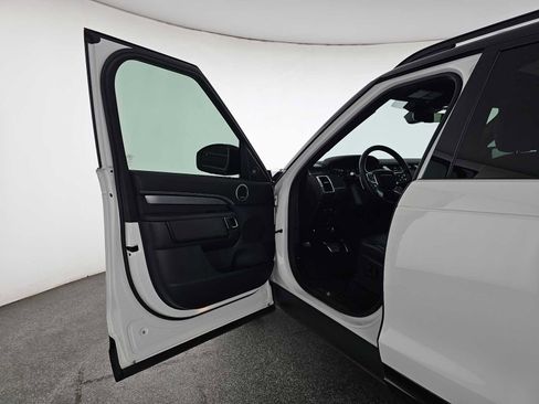 Used 2023 Land Rover Discovery HSE R-Dynamic image 19