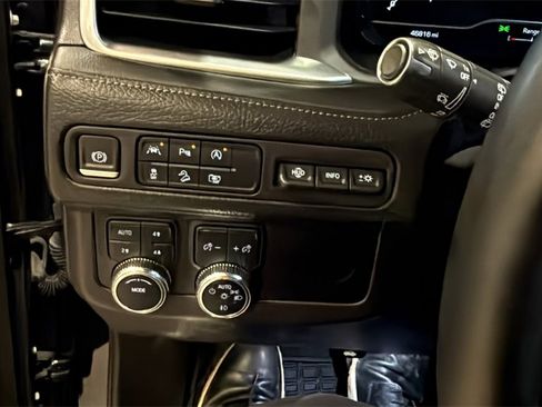 Used 2023 GMC Yukon Denali image 35