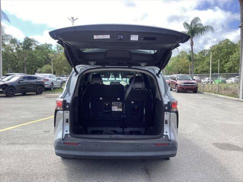 Used 2022 Toyota Sienna XLE w/ XLE Plus Package image 27