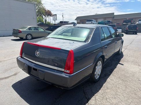 Used 2009 Cadillac DTS w/ Trunk Convenience Package FWD image 6