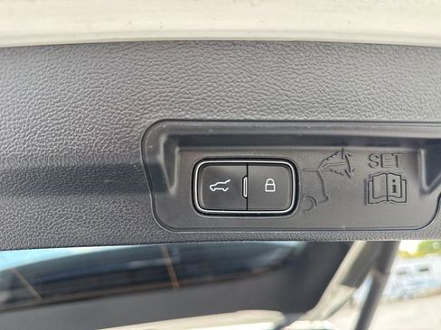 Used 2023 Ford Explorer XLT w/ Equipment Group 202A AWD/4WD image 14