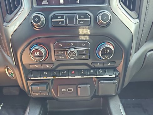 Used 2019 Chevrolet Silverado 1500 RST w/ All-Star Edition AWD/4WD image 24