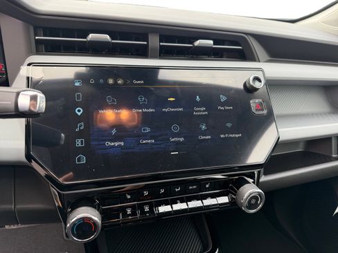 New 2027 Chevrolet Bolt LT w/ Comfort Package FWD image 12