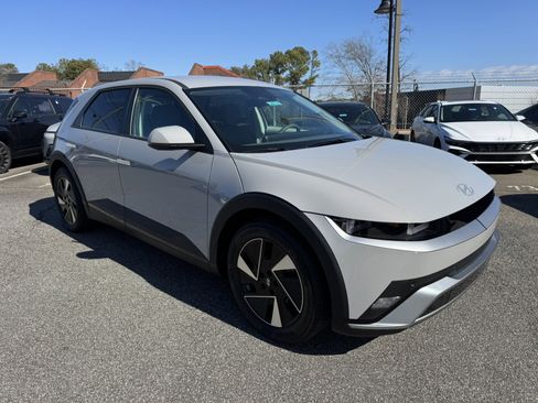 New 2026 Hyundai Ioniq 5 SE RWD image 3