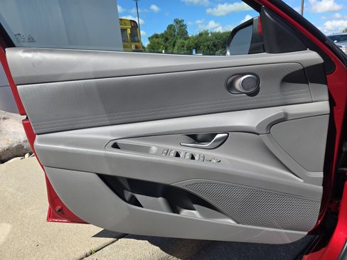 Used 2024 Hyundai Elantra SEL image 20