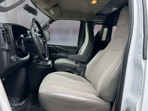 Used 2021 Chevrolet Express 2500 w/ Communications Package RWD image 16