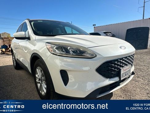 Used 2020 Ford Escape SE image 1