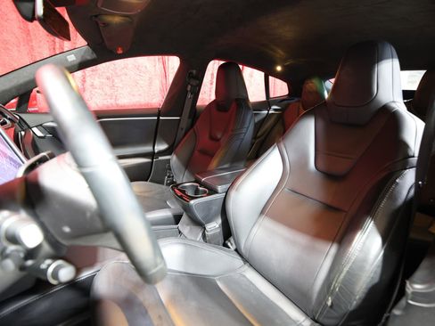 Used 2016 Tesla Model S 70 image 13