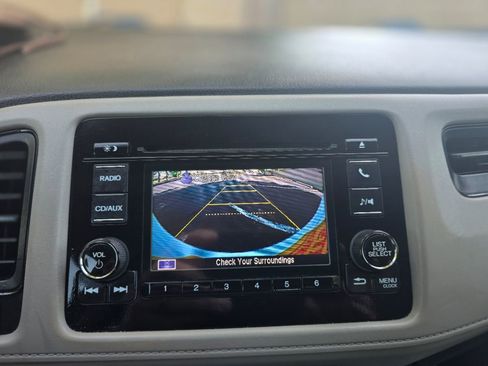 Used 2016 Honda HR-V LX image 10