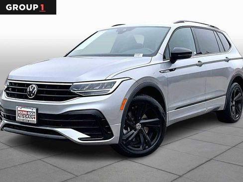 Used 2023 Volkswagen Tiguan SE R-Line image 1