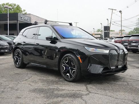 Used 2024 BMW iX xDrive50 w/ Premium Package image 2