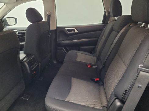 Used 2019 Nissan Pathfinder S image 18