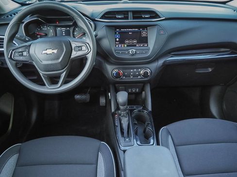 Certified 2023 Chevrolet TrailBlazer LT w/ LPO, Blackout Package FWD image 10