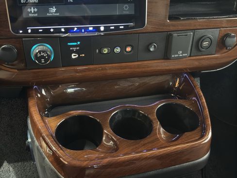 Used 2023 GMC Savana 2500 image 36