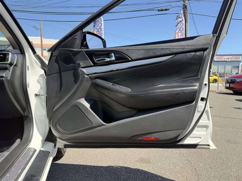 Used 2021 Nissan Maxima 3.5 SV w/ Floor Mat Group FWD image 12