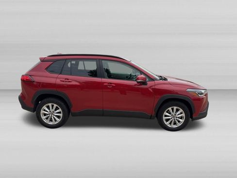 Used 2022 Toyota Corolla Cross LE FWD image 3